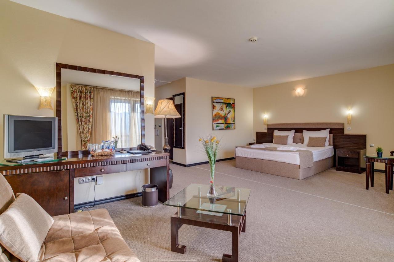 Hotel Bansko Spa & Holidays - Free Parking Екстер'єр фото